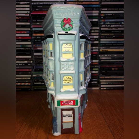 Vintage 1991 (Retired)  Coca-Cola Town Square Collection: 1909 Pender Block - Picture 3 of 13